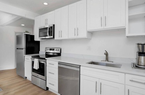 Stamford Apartment | Stylish 3BR/2BA Retreat #3, Harbor Point – Walk to Train, Cafes & Restaurants, City + Shore