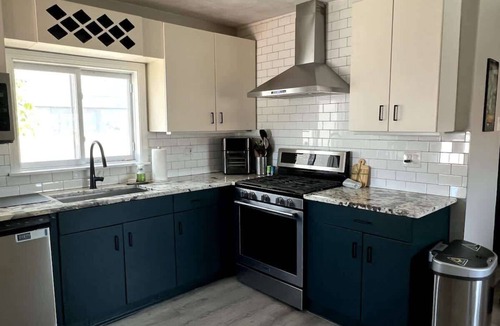 Everett House | Stylish 3BR Home Close to Campus 10min to Boston