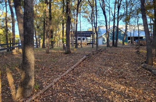 Kingston House | Stylish Airstream RV Near Lake Texoma with Deck and Woodland Trails