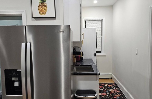 Hyde Square Apartment | Stylish & Cozy Boston Retreat Near Train Station, Parks & Cafés