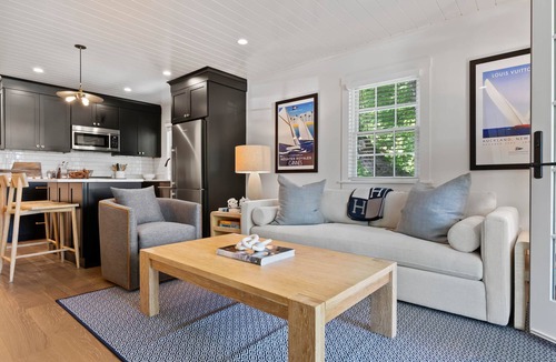 Cape Porpoise Condo | Stylish Designer Retreat on Langsford
