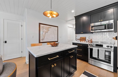 Cape Porpoise Condo | Stylish Designer Retreat on Langsford