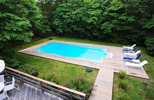 Northwest Harbor House | Stylish East Hampton Escape! Close to Village/Beach, Modern kitchen, Heated pool