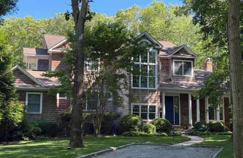 Amagansett North House | Stylish & Elegant Amagansett Getaway - Private, Light-Filled, Minutes to Beach