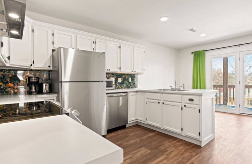 Richmond Apartment | Stylish, Fully Furnished Apartments - Comfort and Convenience, Just Like Home