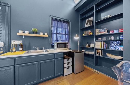 Cherokee Triangle Apartment | Stylish king studio in the heart of the Highlands
