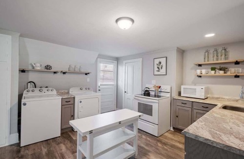 Rimmon Heights Apartment | Stylish & Large Top Floor w Private Front Porch