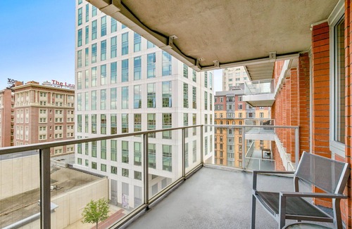 Prudential - St. Botolph Apartment | Stylish One Bedroom Apartment in Back Bay