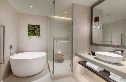 Moab Hotel | Stylish Private Room Near Arches National Park – Explore in Just 5 Minutes Drive