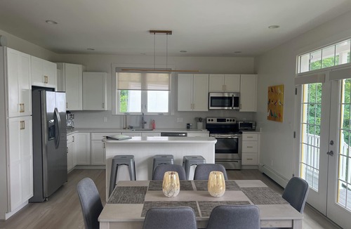 Center Tuftonboro House | Stylish Tuftonboro Neck Retreat | Walk to Lake Winnipesaukee
