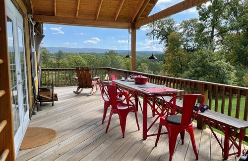 Shanks House | Stylish vacation home in the Appalachians