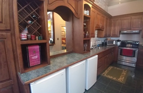 Wamego Apartment | Stylish Wamego condo!