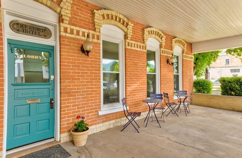Springville Hotel | Suite 4 | Historic Art City Inn