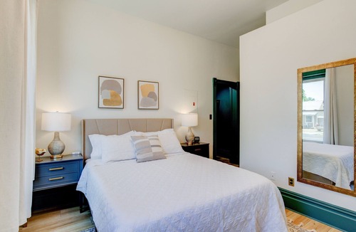 Springville Hotel | Suite 8 | Historic Art City Inn