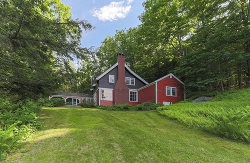 Chocorua House | Summer Getaway with Private Lake Access