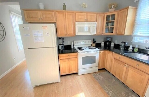 Summer Village Cottage | Summer Village fully furnished 2 BR cottage, heated pools, wifi