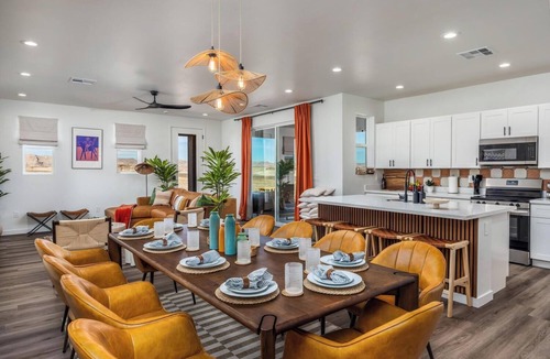 Greenehaven House | Sun Canyon Landing ~ Golf Sim ~ HotTub ~ Mini Golf ~ Game Room ~ Beautiful Views