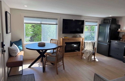 Georges Mills Apartment | Sunapee Getaway With Lake Sunapee Deeded Lake Access