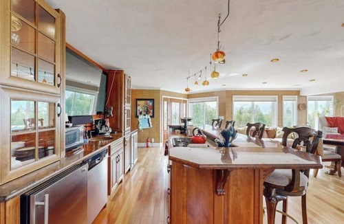 Mid-Hillside Apartment | Sundance Retreat | South Anchorage Flat | Hot Tub