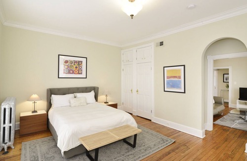 Georgetown Apartment | Sunfilled Georgetown Penthouse Apartment In Classic Townhouse