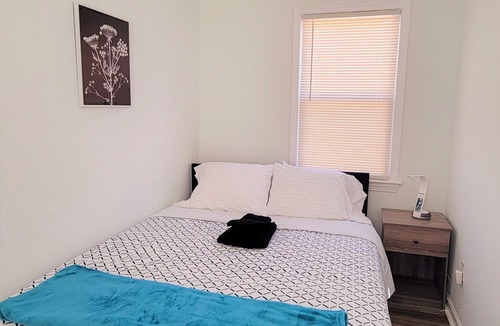 Hillandale House | Sunlight floor apartment with parking near Washington DC