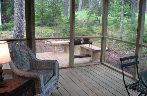 Tenants Harbor Cottage | Sunny, Comfortable Cottage, Tenants Harbor with wi-fi and screened porch
