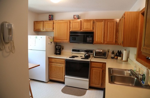 Intervale Condo | Sunny Condo w/Outlet Shops, Expansive Mountain, Valley Views Near North Conway