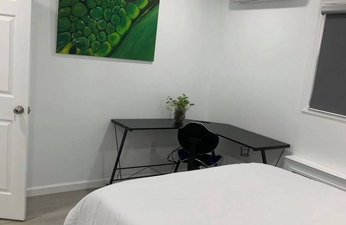 Queens House | Sunny House in Queens · Entire Home · Private Parking