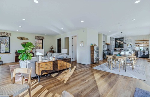 Bethel House | Sunnymede Hill House with Hot Tub & Valley Views