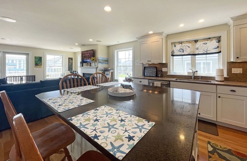 Wells House | Sunnyside - Home with Ocean view 100 yards to Moody Beach