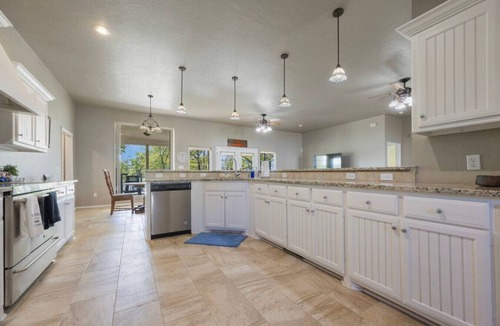 Texanna House | Sunnyside Lakefront with Private Dock at The Cut!