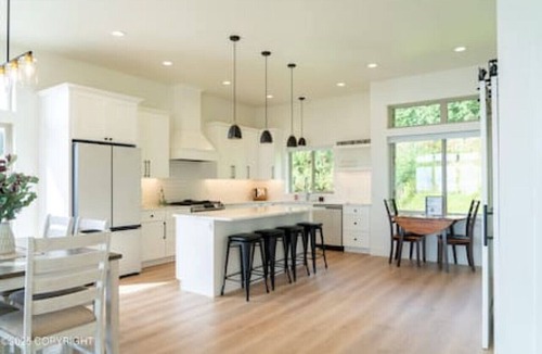 Homer House | Sunrise Sunset Bayview Home