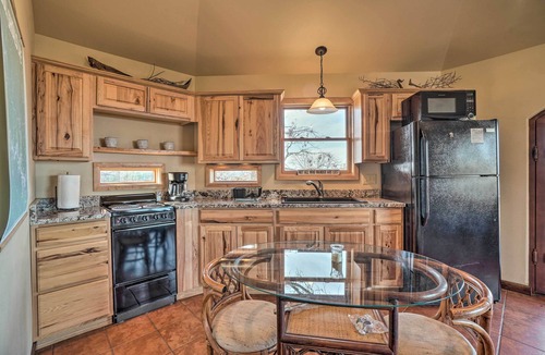 Diamond City Cabin | 'Sunset Bluff Treehouse': On Bull Shoals Lake!