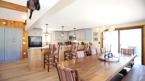 Weeks Mills House | Sunset Drive 21 Lincoln Relax at this Private Home
