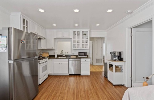 Parkside House | Sunset Haven: Corner House with lots of Light