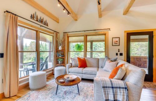 Stannard House | 'Sunset House' Greensboro Forest Escape & Fire Pit