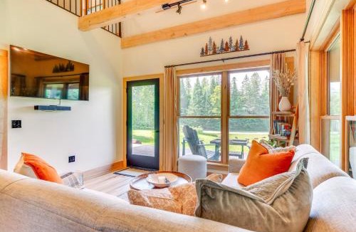 Stannard House | 'Sunset House' Greensboro Forest Escape & Fire Pit