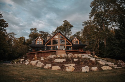 Beaver Cove House | Sunset Lodge (Waterfront on Moosehead Lake with Breathtaking Views!)
