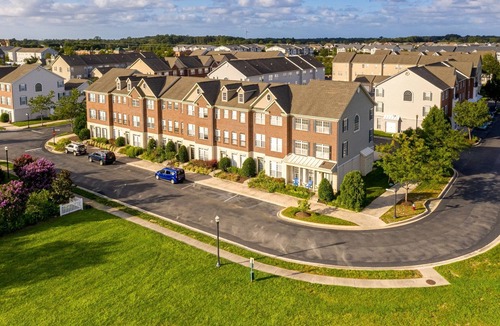 Villages of Five Points House | SUNSET POINT VILLA – 4BR, 2.5BA – Sleeps 8 – Community Pool - Short drive to Beach