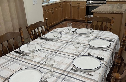 Ste Genevieve House | Sunset Ridge - Peaceful 3-bedroom house with WiFi and AC w/room for your horses