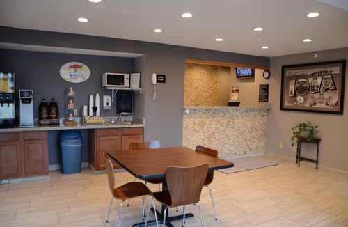 Centerville Hotel | Super 8 by Wyndham Centerville
