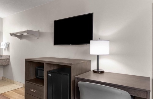 Tad Hotel | Super 8 By Wyndham Charleston WV