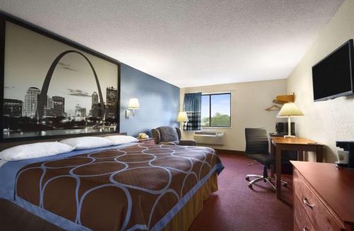 Cuba Hotel | Super 8 by Wyndham Cuba