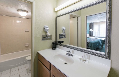 Duncan Hotel | Super 8 by Wyndham Duncan OK