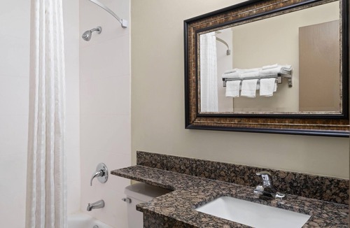 Hagerstown Hotel | Super 8 by Wyndham Hagerstown I-70