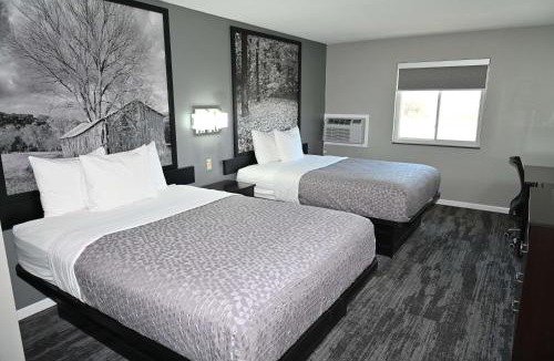 Higginsville Hotel | Super 8 by Wyndham Higginsville