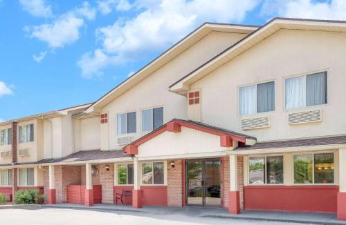 Kingston Hotel | Super 8 by Wyndham Kingston