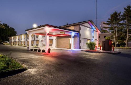 Lewiston Hotel | Super 8 by Wyndham Lewiston Auburn Area