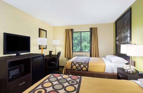 Marietta Hotel | Super 8 by Wyndham Marietta
