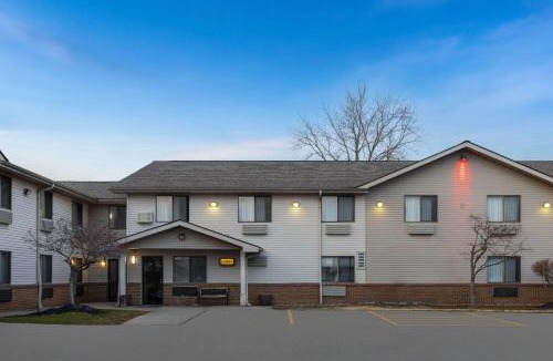 Mentor Hotel | Super 8 by Wyndham Mentor/Cleveland Area